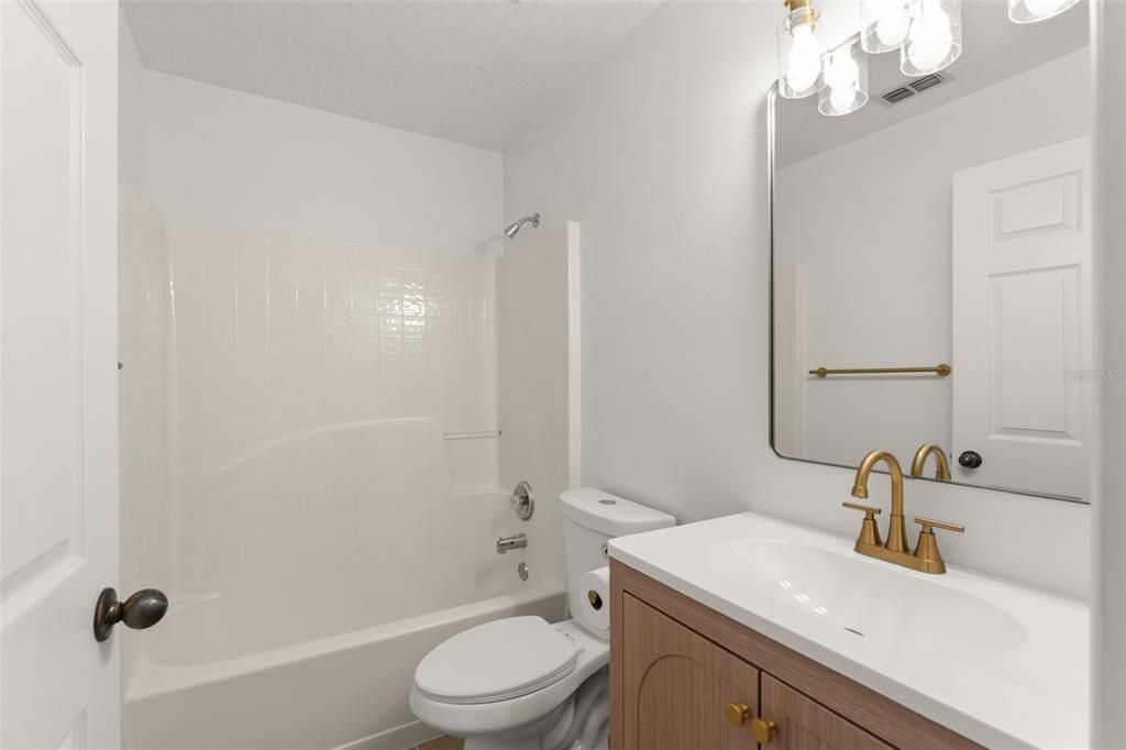 For Rent: $2,800 (4 beds, 2 baths, 1913 Square Feet)