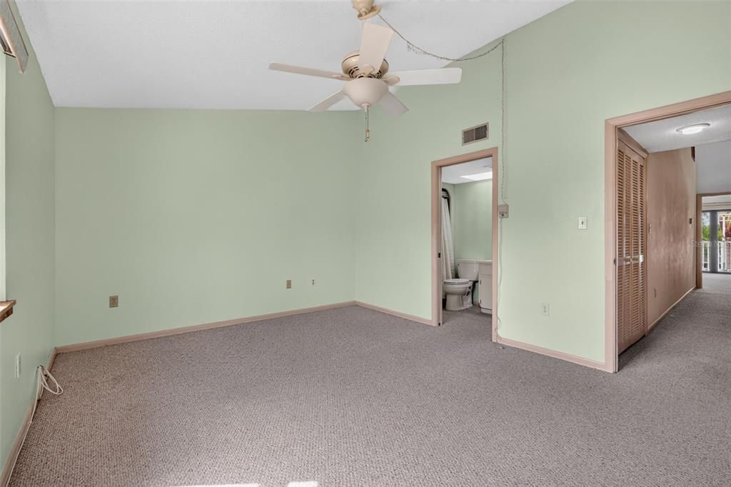 For Sale: $359,000 (2 beds, 2 baths, 1750 Square Feet)