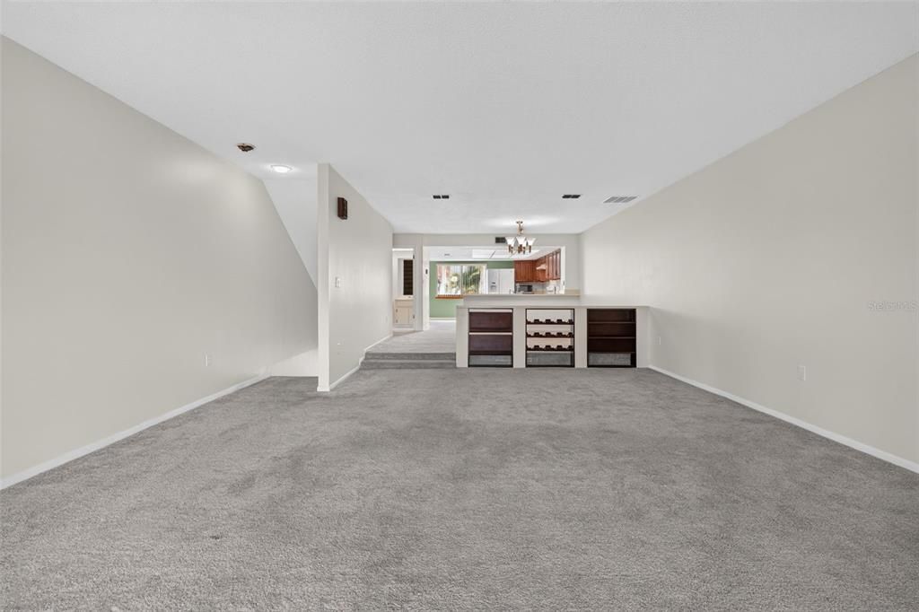 For Sale: $359,000 (2 beds, 2 baths, 1750 Square Feet)
