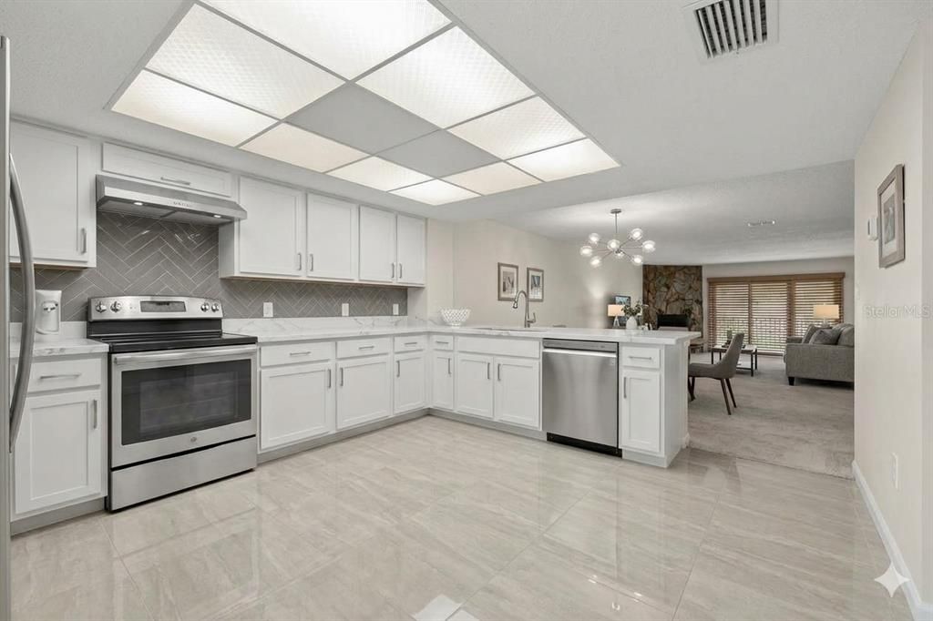 For Sale: $359,000 (2 beds, 2 baths, 1750 Square Feet)