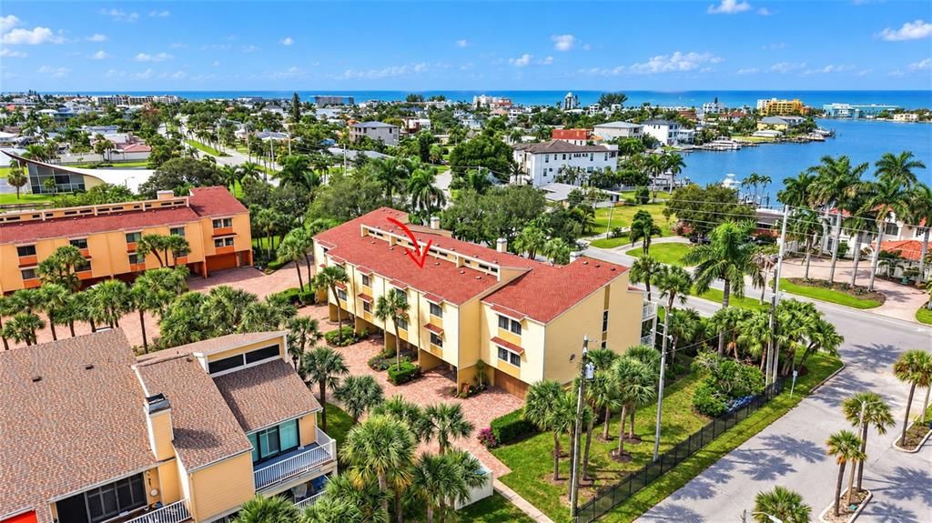 For Sale: $359,000 (2 beds, 2 baths, 1750 Square Feet)