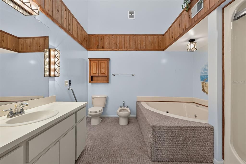 For Sale: $359,000 (2 beds, 2 baths, 1750 Square Feet)