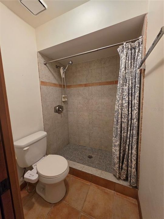 На продажу: $176,900 (2 спален, 2 ванн, 961 Квадратных фут)