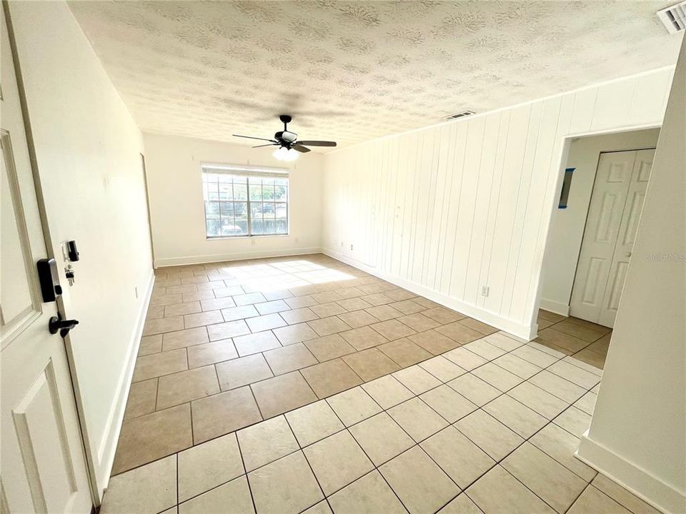 For Rent: $1,800 (2 beds, 2 baths, 994 Square Feet)