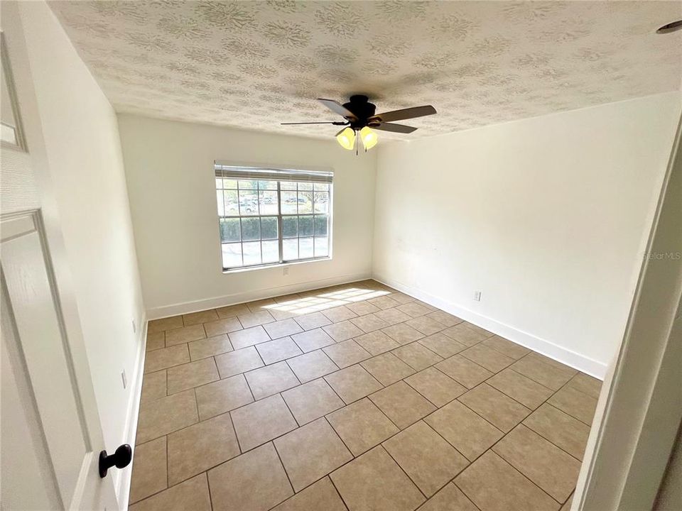 For Rent: $1,800 (2 beds, 2 baths, 994 Square Feet)
