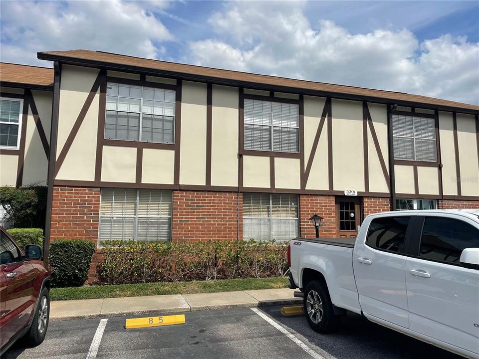 For Rent: $1,800 (2 beds, 2 baths, 994 Square Feet)