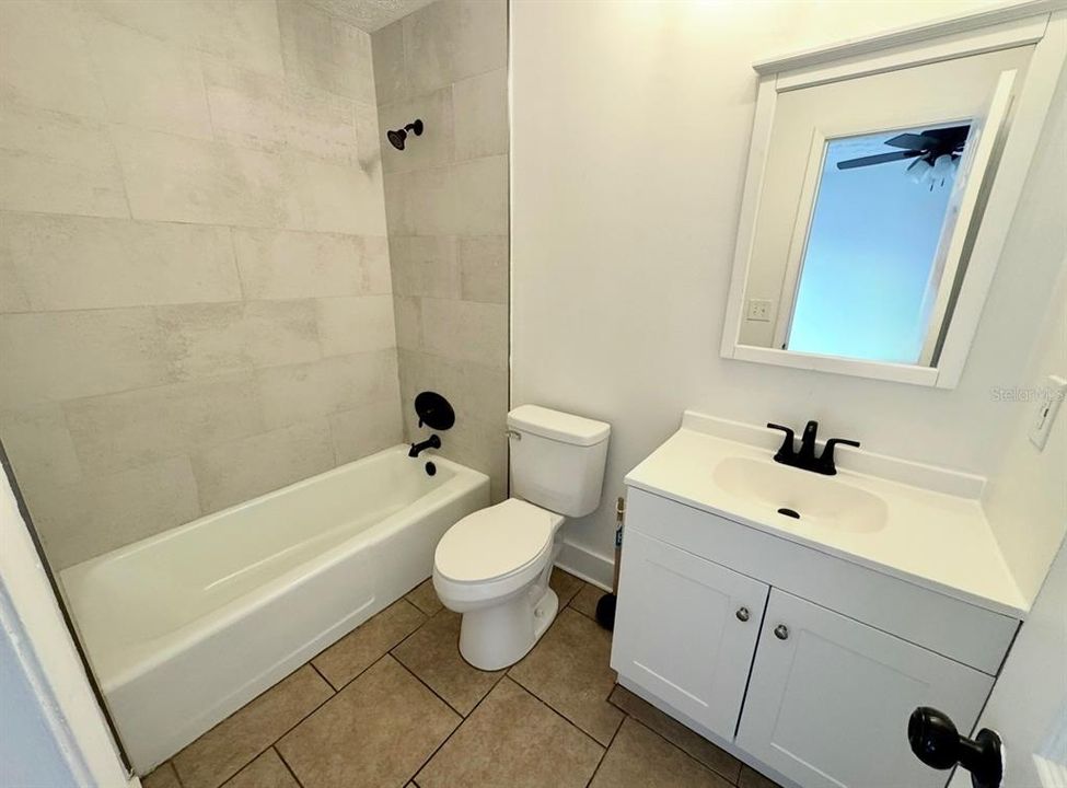 For Rent: $1,800 (2 beds, 2 baths, 994 Square Feet)