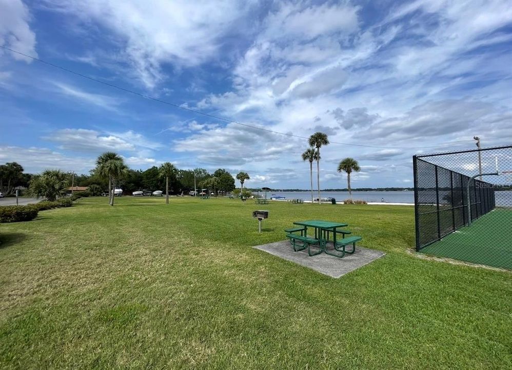 For Rent: $1,800 (2 beds, 2 baths, 994 Square Feet)