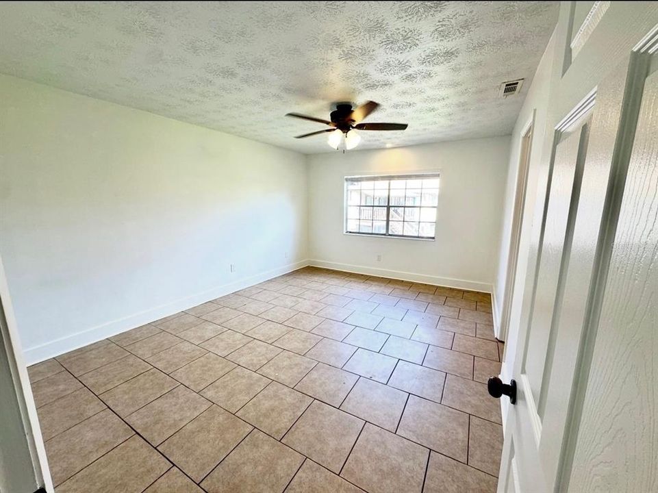 For Rent: $1,800 (2 beds, 2 baths, 994 Square Feet)