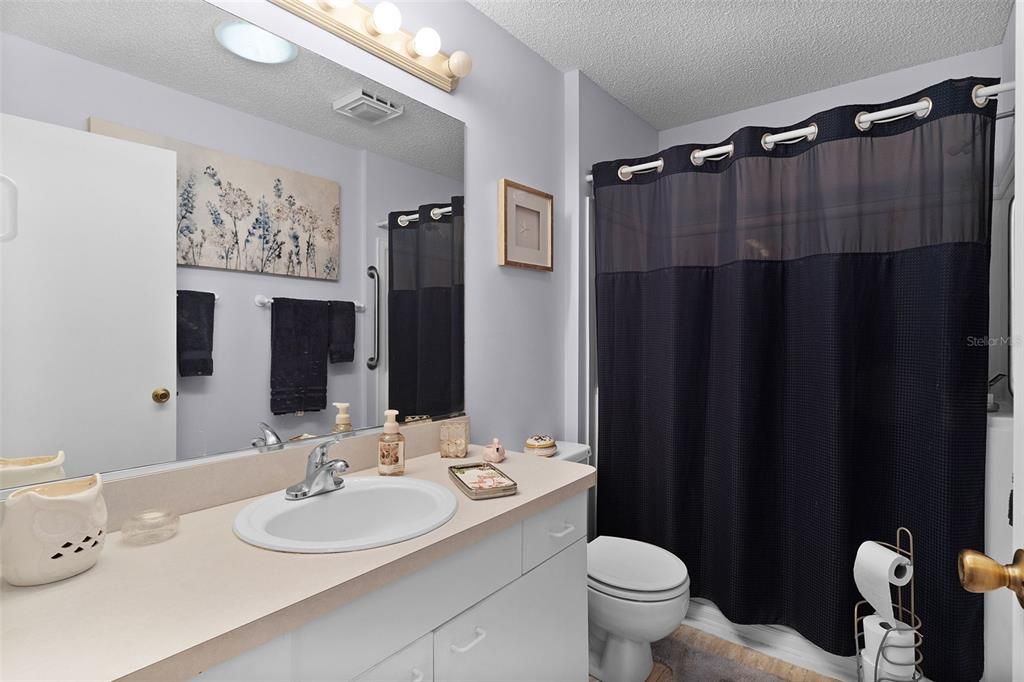 For Sale: $268,900 (2 beds, 2 baths, 1156 Square Feet)