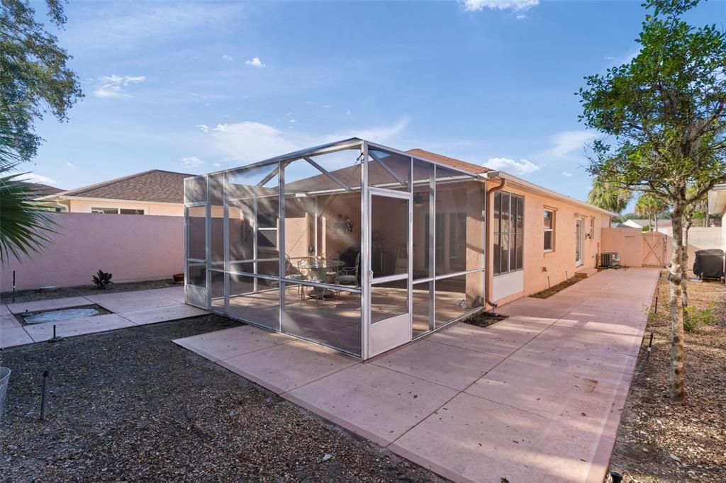 For Sale: $268,900 (2 beds, 2 baths, 1156 Square Feet)