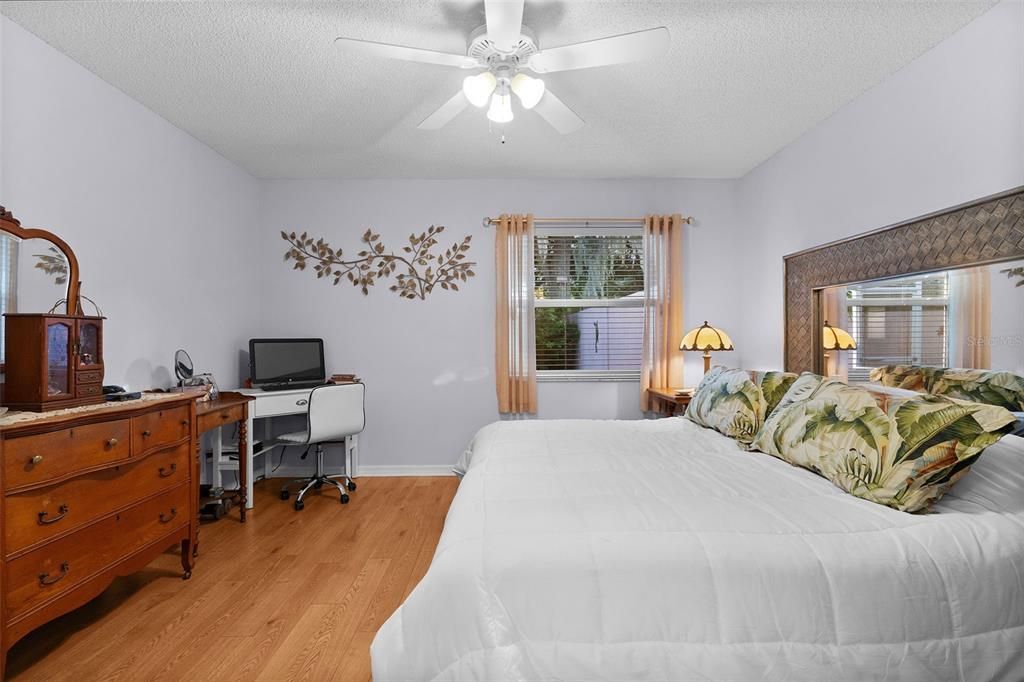 For Sale: $268,900 (2 beds, 2 baths, 1156 Square Feet)