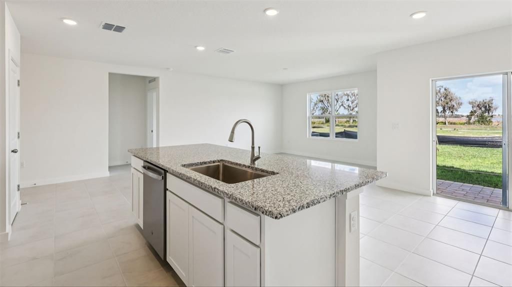 En Venta: $334,370 (4 camas, 2 baños, 1814 Pies cuadrados)