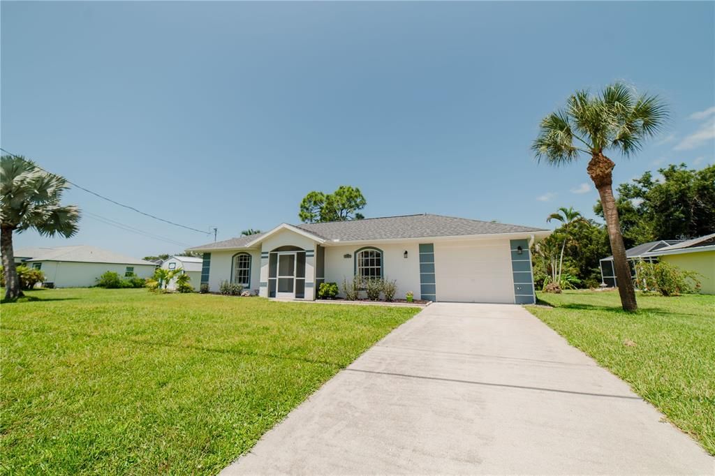 For Rent: $4,500 (2 beds, 2 baths, 1050 Square Feet)