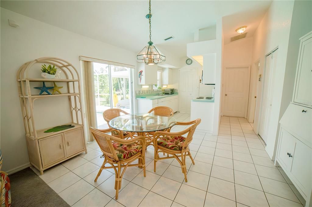 For Rent: $4,500 (2 beds, 2 baths, 1050 Square Feet)