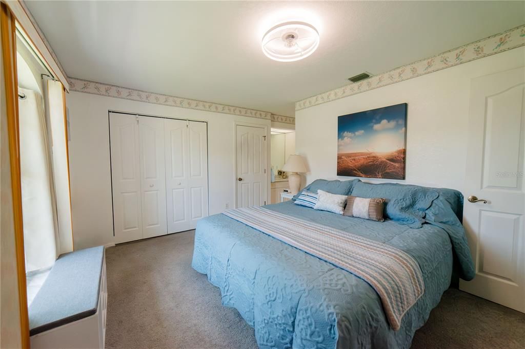 For Rent: $4,500 (2 beds, 2 baths, 1050 Square Feet)