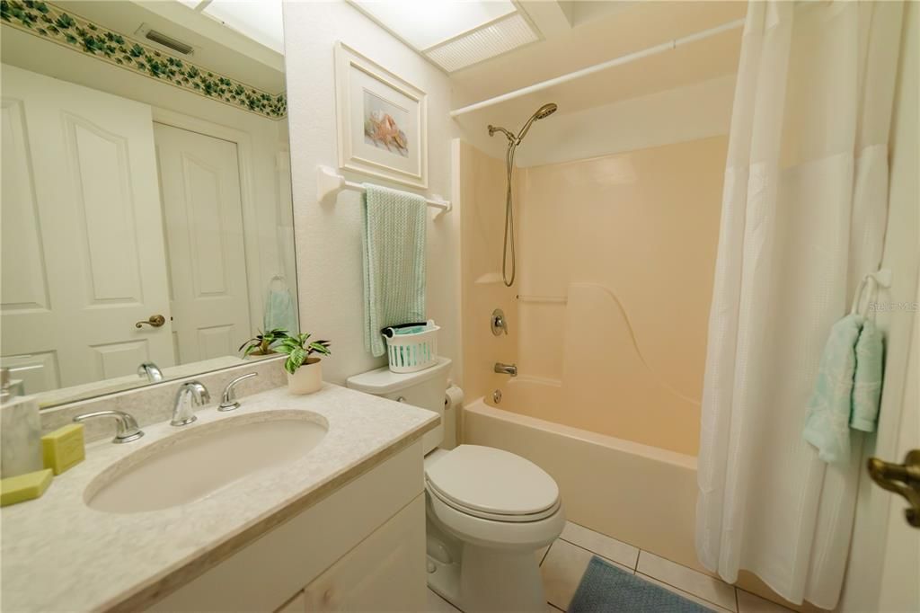 For Rent: $4,500 (2 beds, 2 baths, 1050 Square Feet)