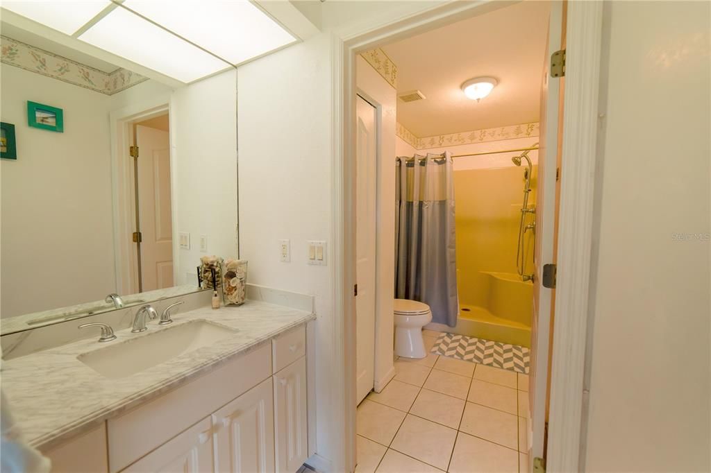 For Rent: $4,500 (2 beds, 2 baths, 1050 Square Feet)
