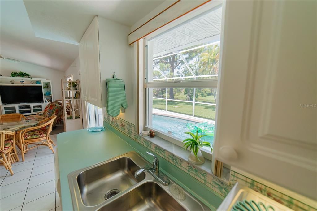 For Rent: $4,500 (2 beds, 2 baths, 1050 Square Feet)