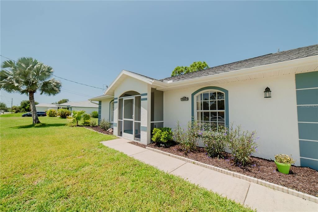 For Rent: $4,500 (2 beds, 2 baths, 1050 Square Feet)
