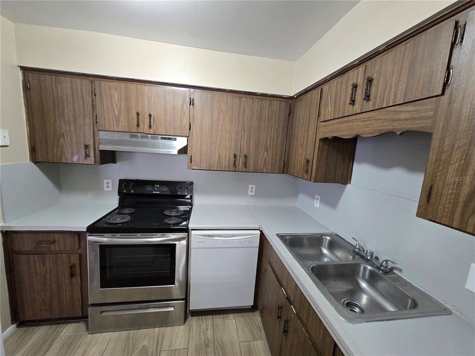 For Sale: $320,000 (4 beds, 0 baths, 1813 Square Feet)