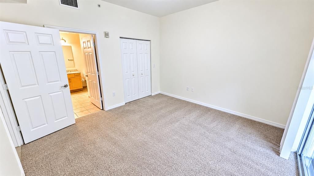 For Rent: $2,195 (2 beds, 2 baths, 1084 Square Feet)