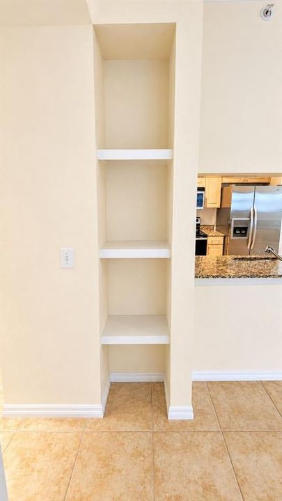 For Rent: $2,195 (2 beds, 2 baths, 1084 Square Feet)
