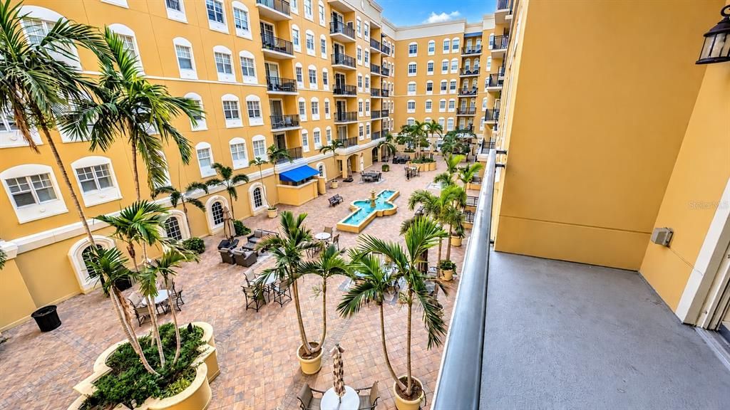 For Rent: $2,195 (2 beds, 2 baths, 1084 Square Feet)
