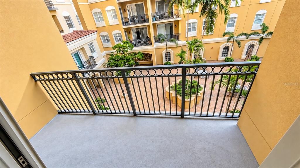 For Rent: $2,195 (2 beds, 2 baths, 1084 Square Feet)