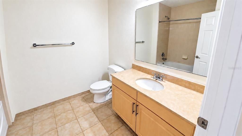 For Rent: $2,195 (2 beds, 2 baths, 1084 Square Feet)