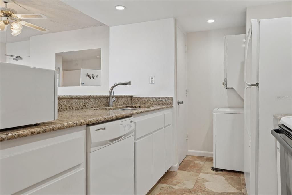 For Sale: $599,000 (2 beds, 2 baths, 1264 Square Feet)