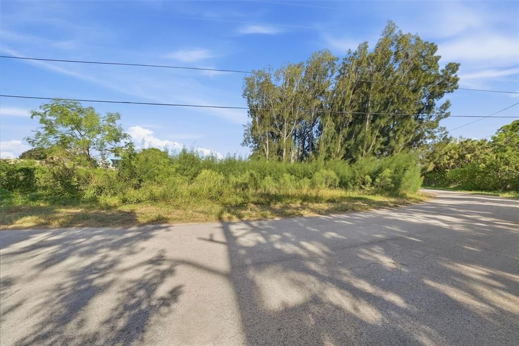 待售: $74,990 (0.13 acres)