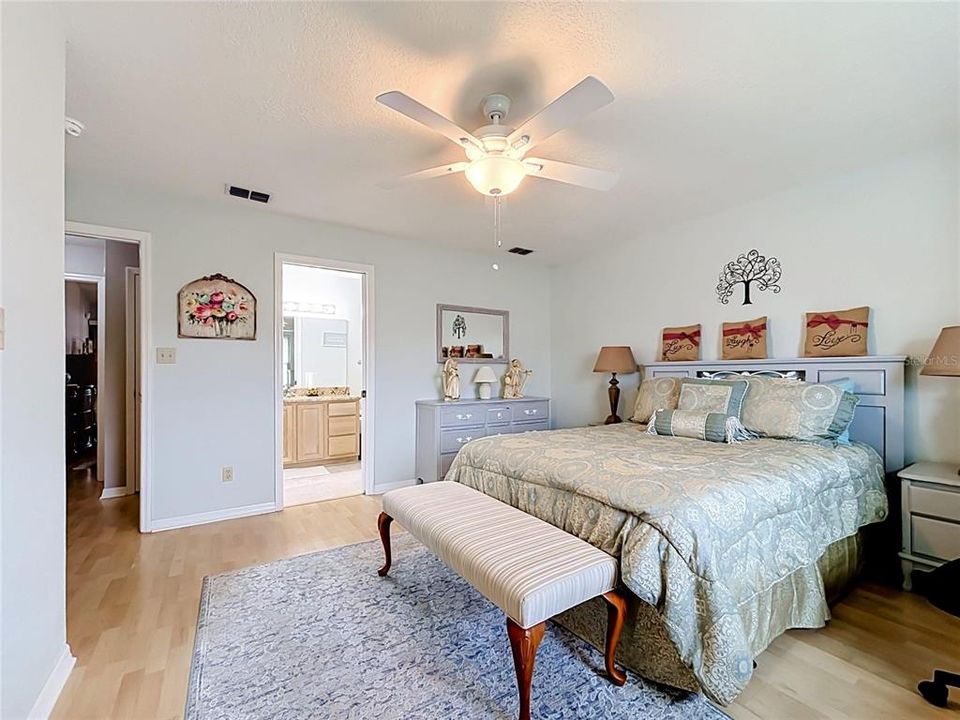 En Venta: $336,900 (2 camas, 2 baños, 1650 Pies cuadrados)