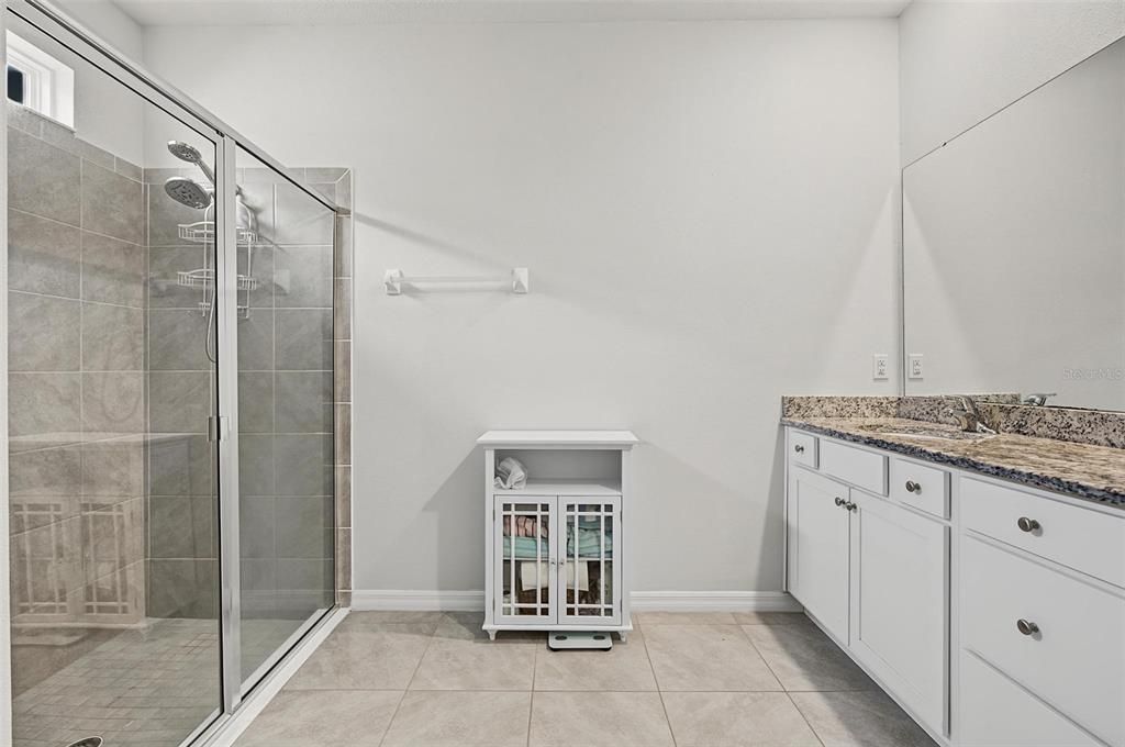 En Venta: $399,000 (4 camas, 2 baños, 2046 Pies cuadrados)