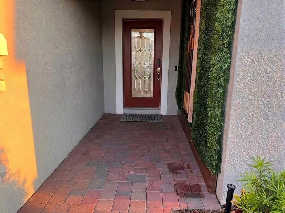 For Rent: $2,750 (4 beds, 2 baths, 1754 Square Feet)