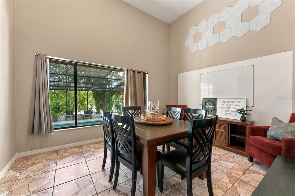 En Venta: $799,000 (4 camas, 3 baños, 3824 Pies cuadrados)