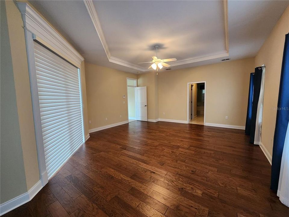 Activo con contrato: $606,900 (4 camas, 2 baños, 2495 Pies cuadrados)