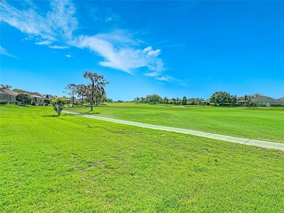 Activo con contrato: $606,900 (4 camas, 2 baños, 2495 Pies cuadrados)