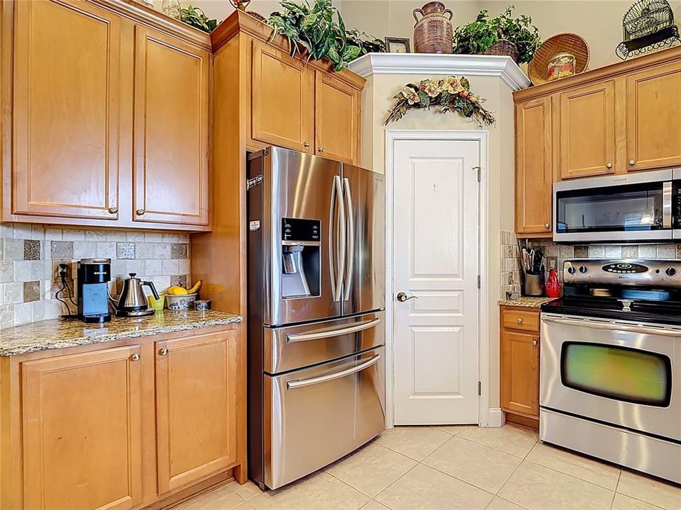 Activo con contrato: $606,900 (4 camas, 2 baños, 2495 Pies cuadrados)