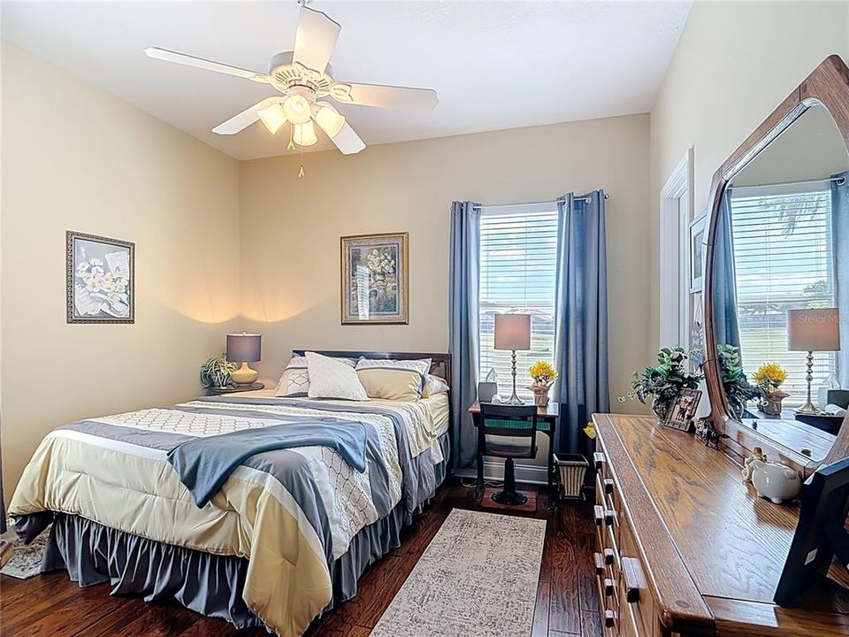 Activo con contrato: $606,900 (4 camas, 2 baños, 2495 Pies cuadrados)