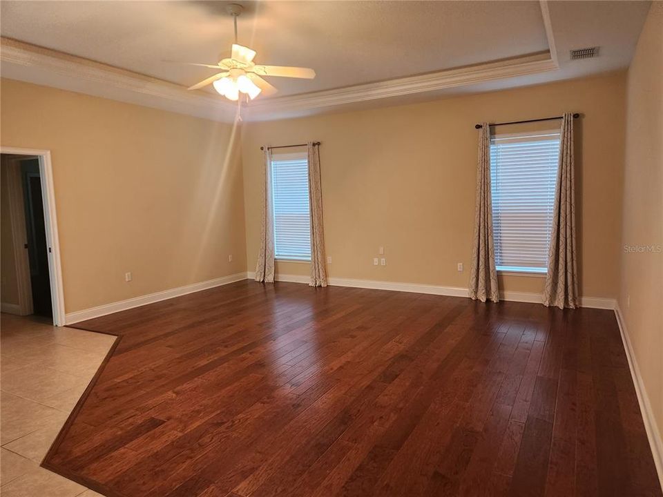 Activo con contrato: $606,900 (4 camas, 2 baños, 2495 Pies cuadrados)