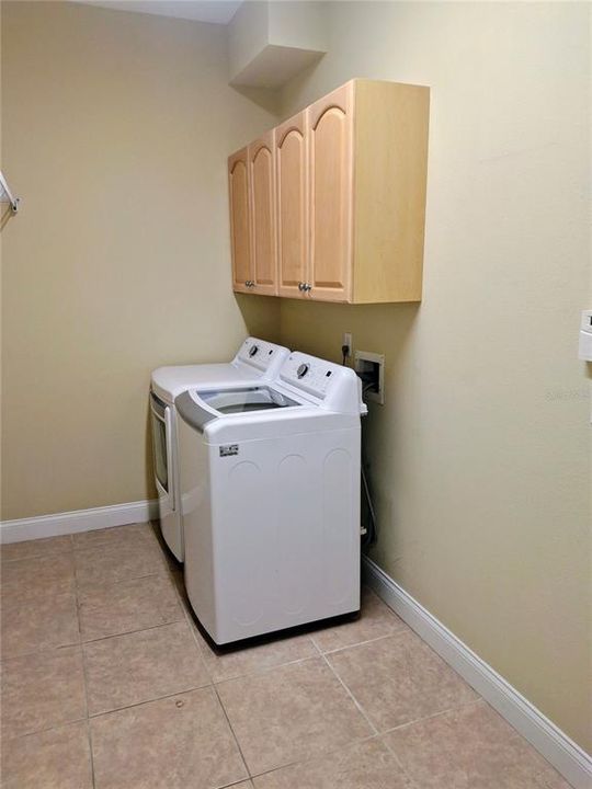 Activo con contrato: $606,900 (4 camas, 2 baños, 2495 Pies cuadrados)