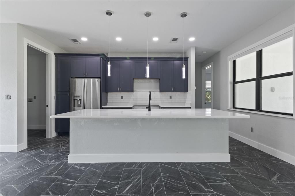 На продажу: $369,900 (3 спален, 2 ванн, 1558 Квадратных фут)