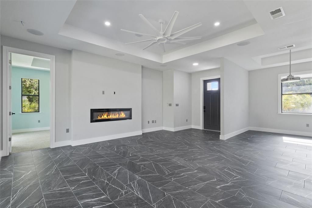 На продажу: $369,900 (3 спален, 2 ванн, 1558 Квадратных фут)