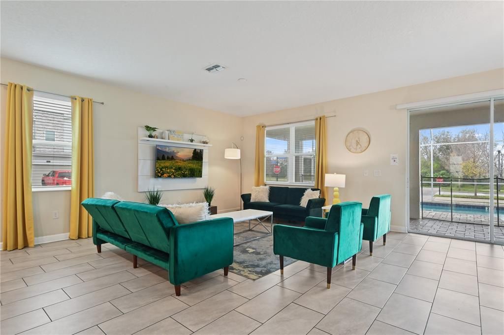 For Rent: $4,200 (8 beds, 5 baths, 3922 Square Feet)