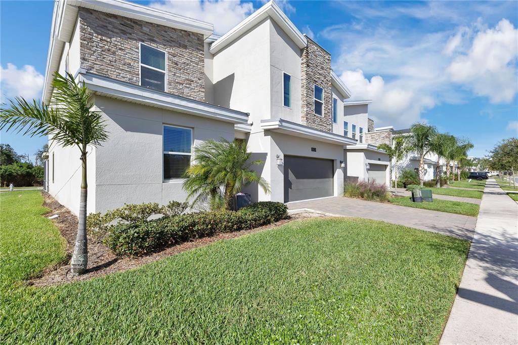 For Rent: $4,200 (8 beds, 5 baths, 3922 Square Feet)