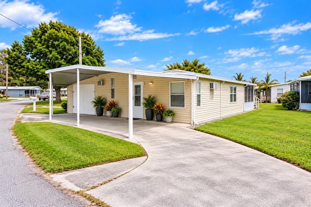 For Sale: $189,900 (2 beds, 1 baths, 1002 Square Feet)