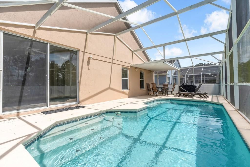 For Rent: $3,300 (4 beds, 2 baths, 1913 Square Feet)