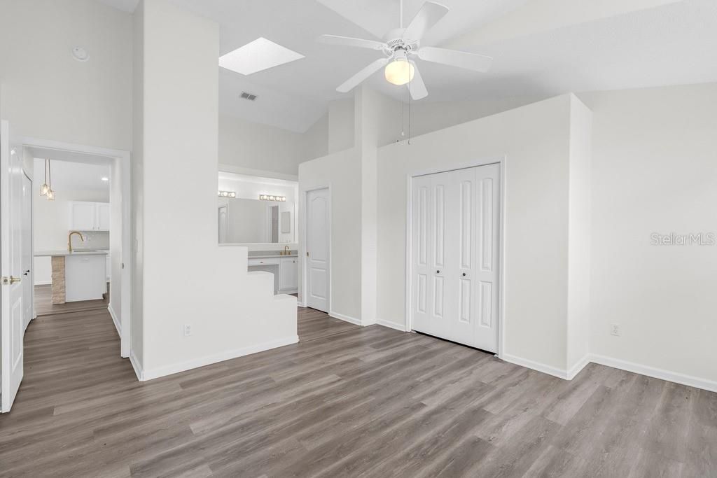 For Rent: $3,300 (4 beds, 2 baths, 1913 Square Feet)