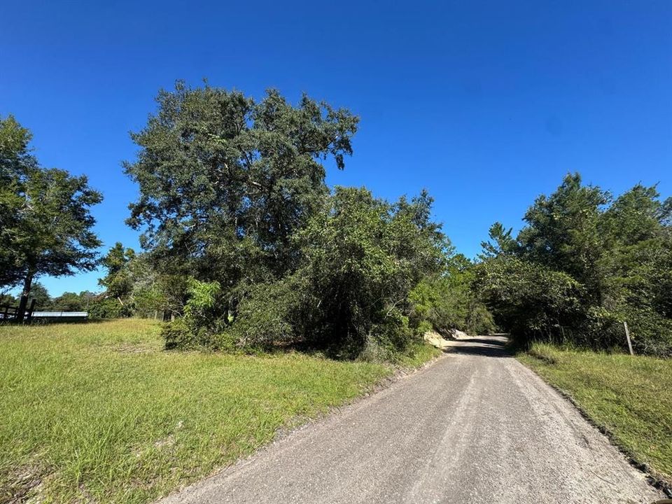На продажу: $400,000 (6.71 acres)
